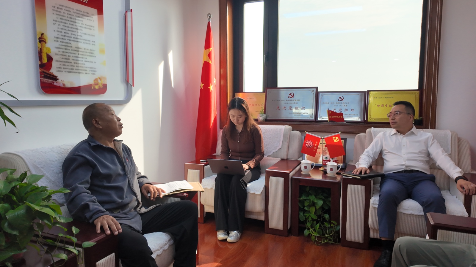 1760065567503881.jpg 93e72abe23da3634394162a1da97f4bd.jpg