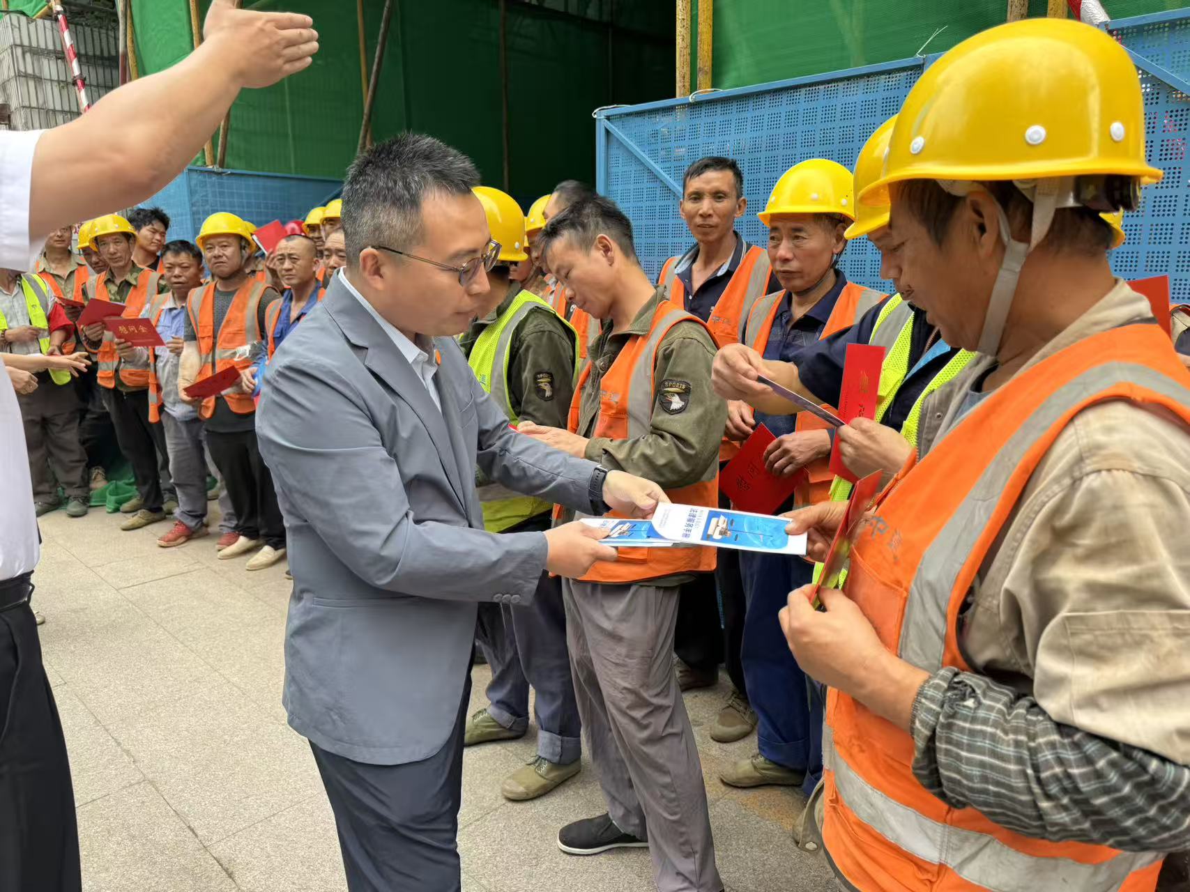 1760065677245436.jpg 72e2b41f71b7baef1673a9acced4ddef.jpg